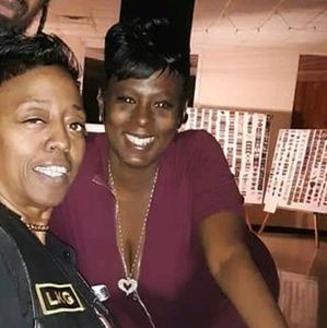 Meet your Posher, Raquel